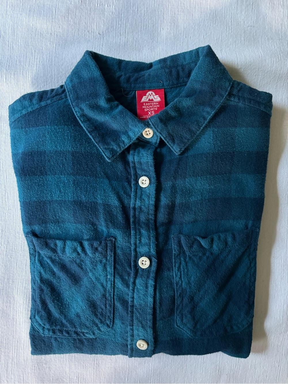 Eastern Mountain Sports Women’s (XS) Flannel Teal and Navy Plaid Button-Down shi